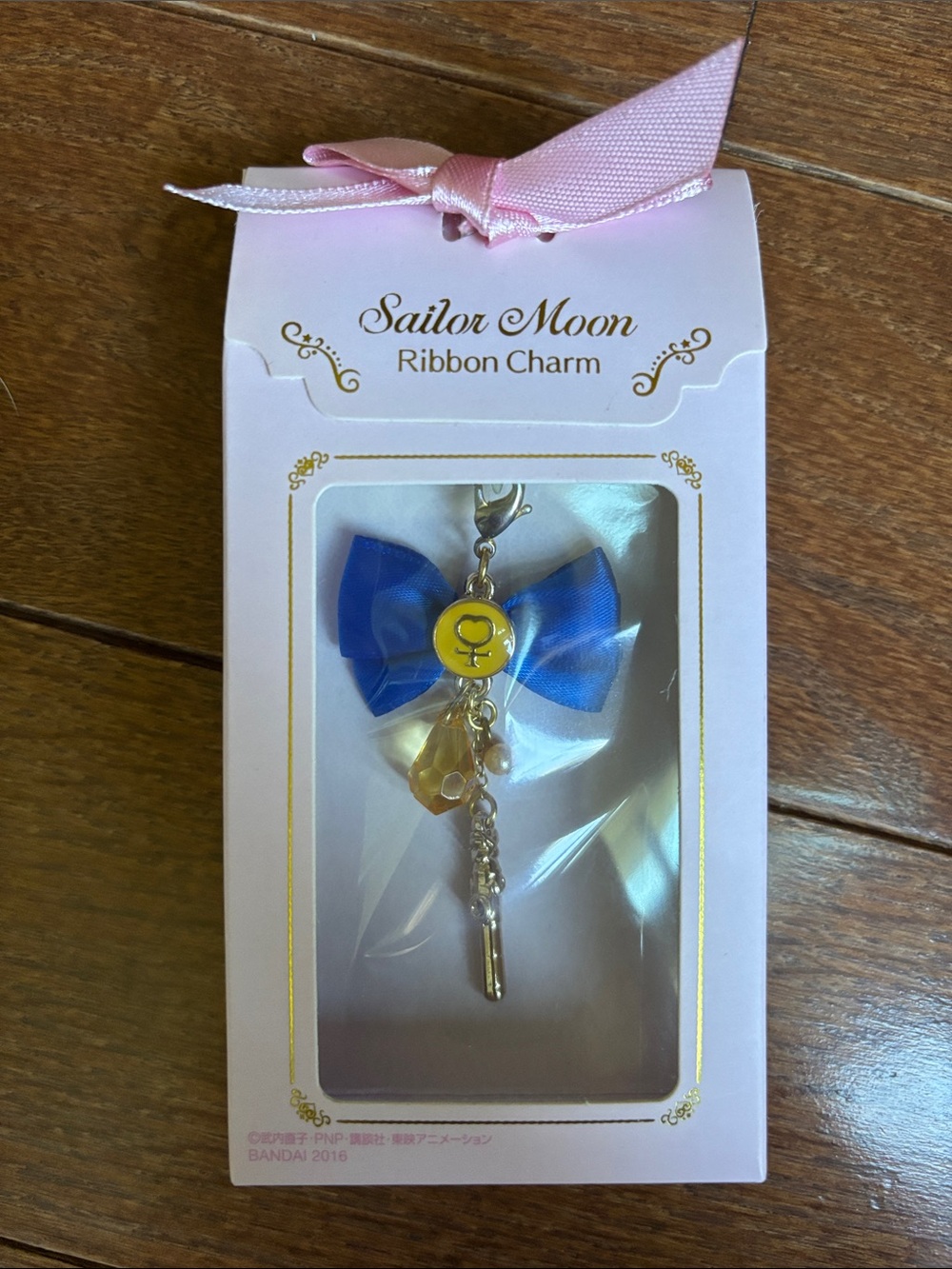 Sailor Moon (Venus) Ribbon Charm